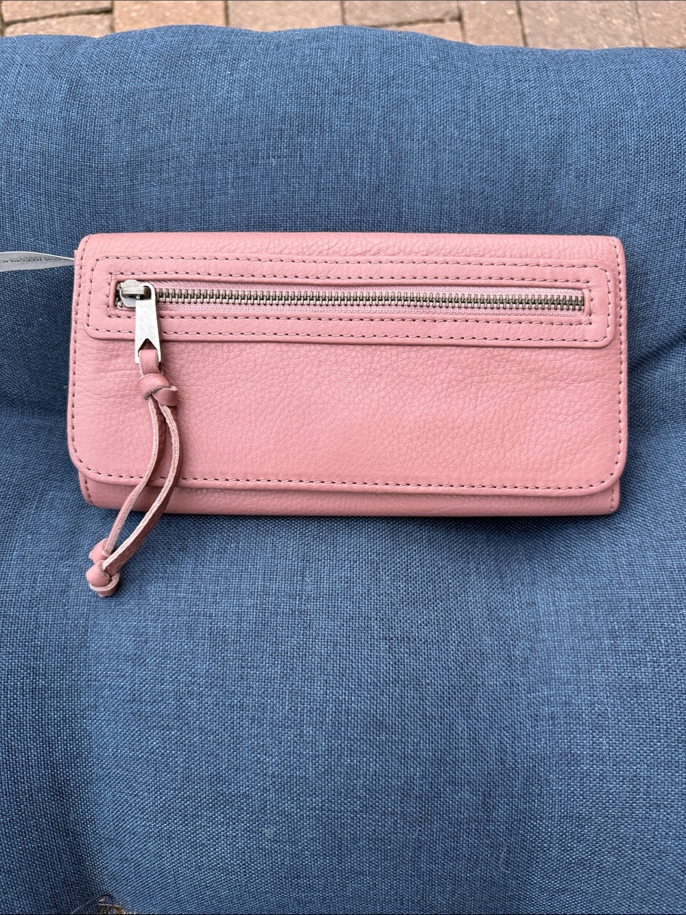 NWT Banana Republic Leather Zip-Front Wallet